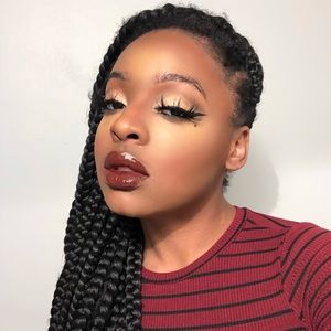 Meet your Posher, Ta'Myra